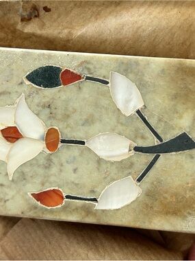 4/$100 trinket Inlaid Stone Floral Box with Mother of Pearl and Carnelian
